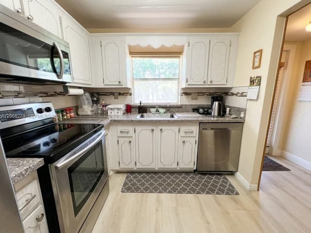 9801 Sunrise Lakes Blvd # 203, Sunrise FL 33322 - Sunrise, FL - Photo 2