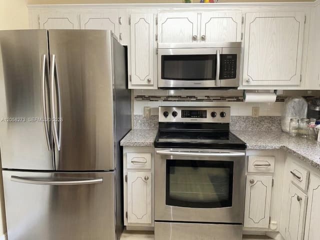 9801 Sunrise Lakes Blvd # 203, Sunrise FL 33322 - Sunrise, FL - Photo 3