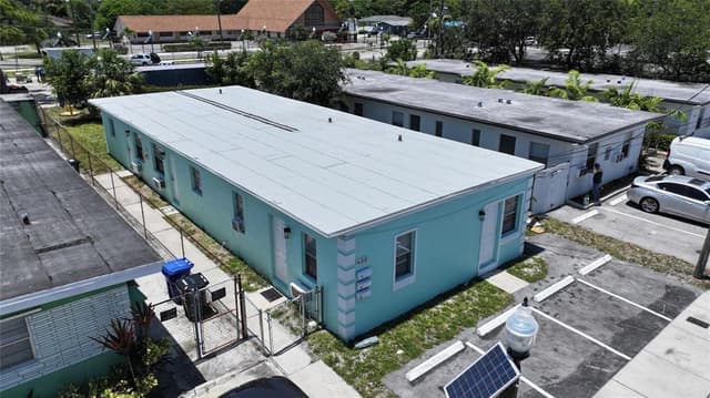 633 NW 15TH Terrace, Fort Lauderdale FL 33311 - Fort Lauderdale, FL - Photo 2