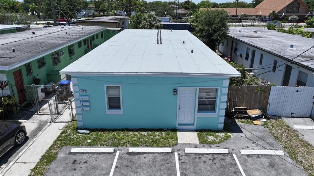 633 NW 15TH Terrace, Fort Lauderdale FL 33311 - Fort Lauderdale, FL - Photo 1