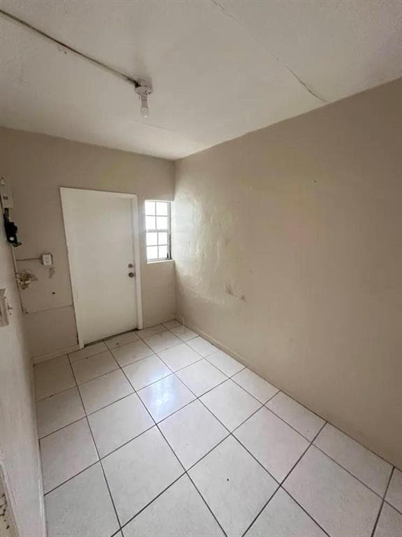 633 NW 15TH Terrace, Fort Lauderdale FL 33311 - Fort Lauderdale, FL - Photo 5