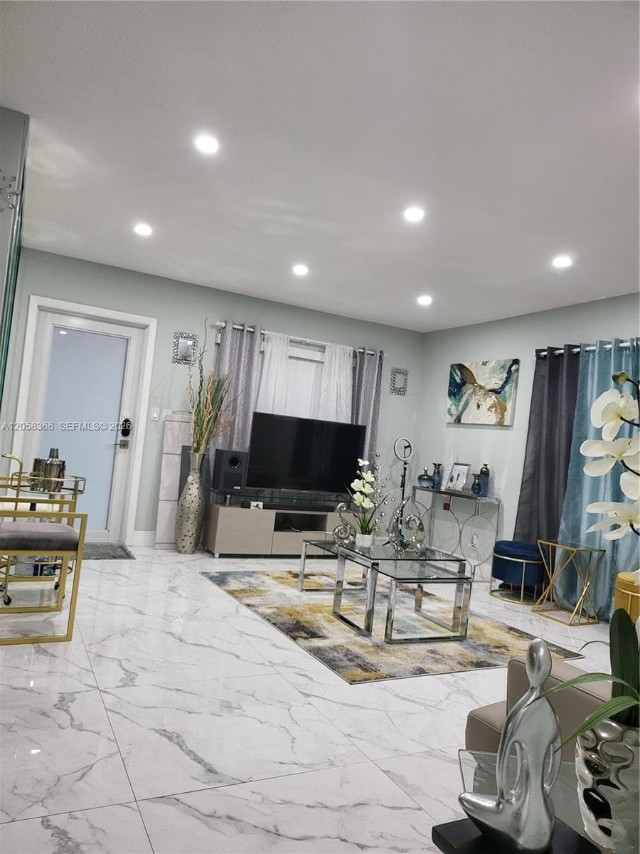 1747 Rodman St # 110, Hollywood FL 33020 - Hollywood, FL - Photo 1