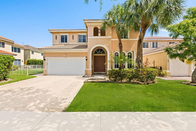 19389 SW 64th Street, Pembroke Pines FL 33332