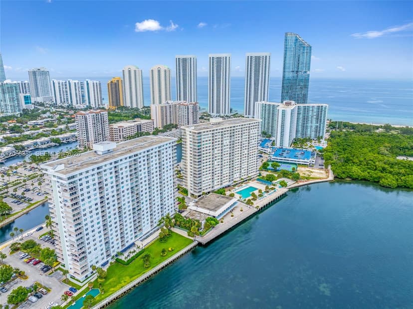 300 Bayview Dr # 202, Sunny Isles Beach FL 33160