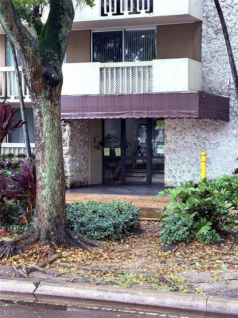 1800 Sans Souci Blvd # 336, North Miami FL 33181