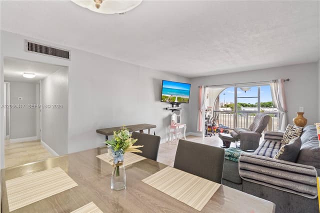 6215 W 20th Ave # 402, Hialeah FL 33012 - Hialeah, FL - Photo 3