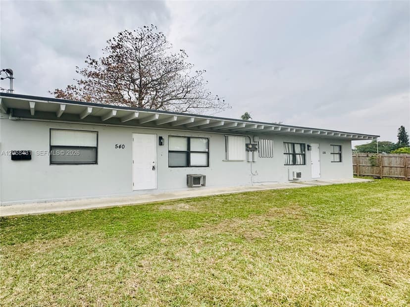 536 SW 6th Ter, Homestead FL 33030