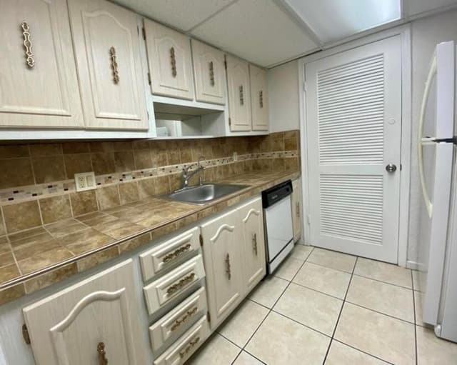 301 Croton Avenue # 407, Lantana FL 33462 - Lantana, FL - Photo 4
