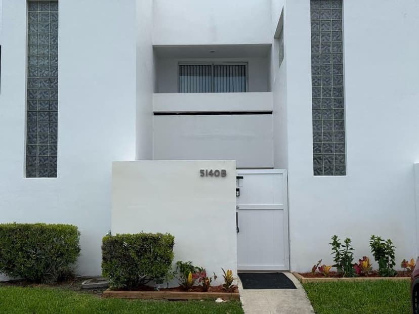 5140 ELMHURST Road # B, West Palm Beach FL 33417