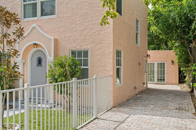 820 29TH Street, West Palm Beach FL 33407 - West Palm Beach, FL - Photo 3