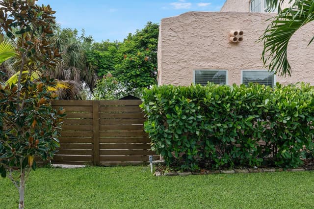 820 29TH Street, West Palm Beach FL 33407 - West Palm Beach, FL - Photo 4
