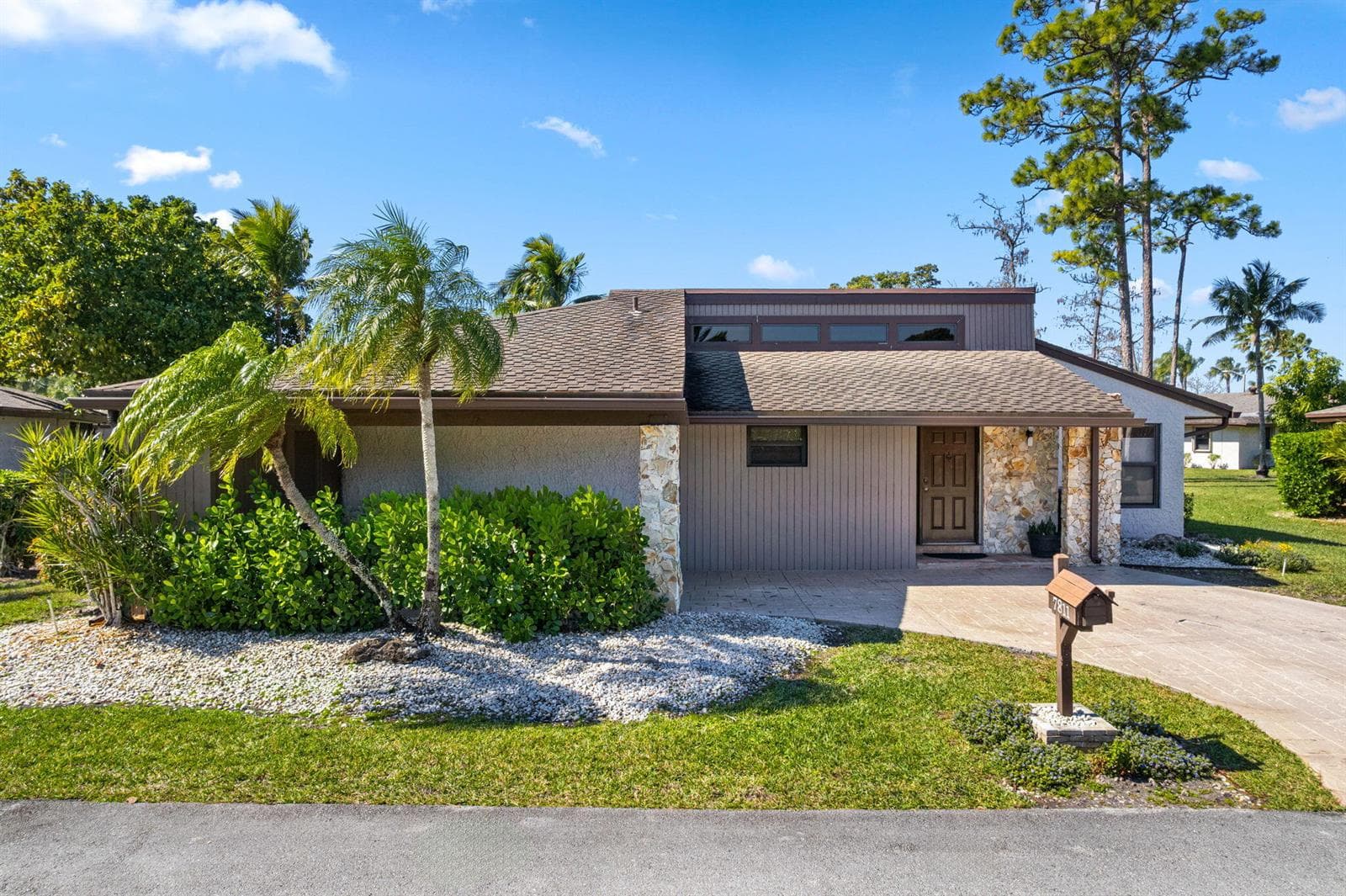 7811 BEECHFERN Circle # 26, Tamarac FL 33321 - Tamarac, FL - Photo 1