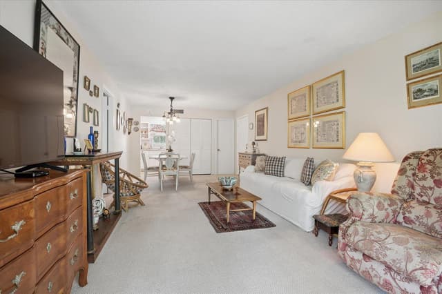 473 Lake Frances Drive, West Palm Beach FL 33411 - West Palm Beach, FL - Photo 4