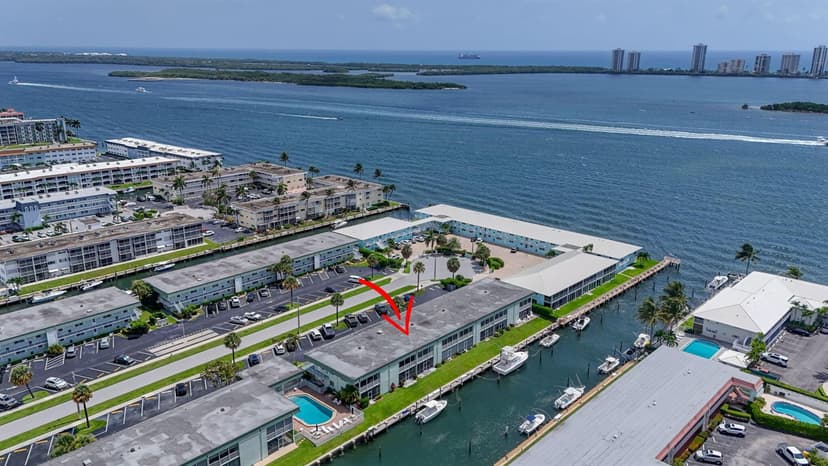 110 Wettaw Lane # 106, North Palm Beach FL 33408