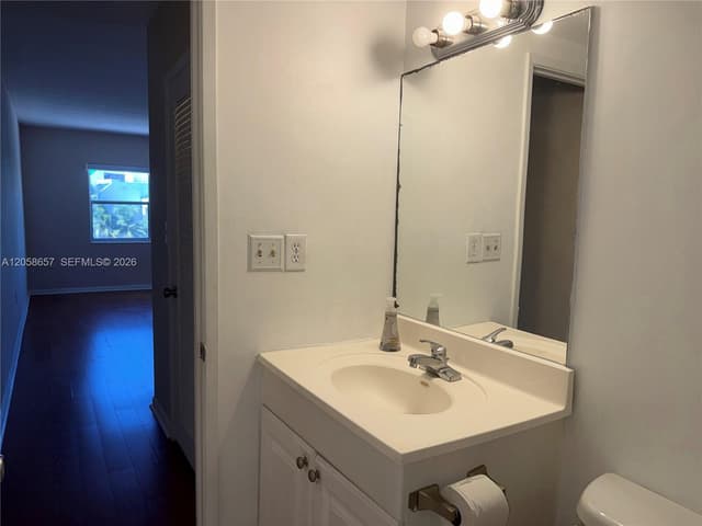 400 Kings Point Dr # 311, Sunny Isles Beach FL 33160 - Sunny Isles Beach, FL - Photo 7