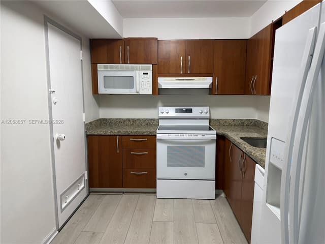 400 Kings Point Dr # 311, Sunny Isles Beach FL 33160 - Sunny Isles Beach, FL - Photo 3