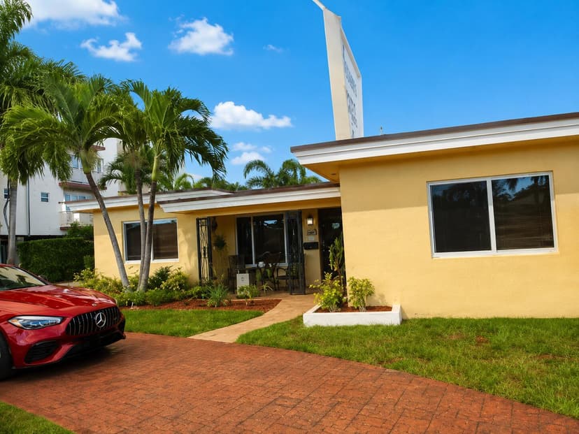 1743 RODMAN Street, Hollywood FL 33020