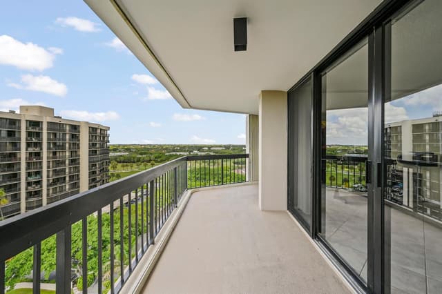 2425 PRESIDENTIAL Way # 1006, West Palm Beach FL 33401 - West Palm Beach, FL - Photo 3