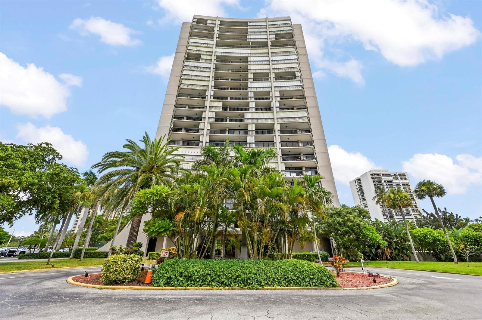 2425 PRESIDENTIAL Way # 1006, West Palm Beach FL 33401 - West Palm Beach, FL - Photo 1