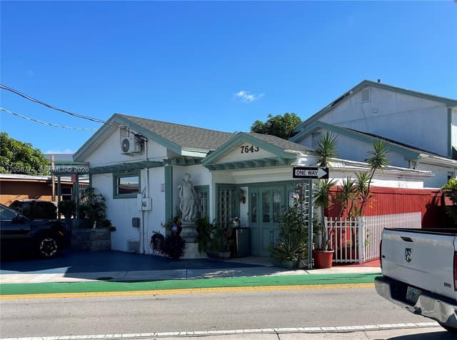 7643 NW South River Dr, Medley FL 33166 - Medley, FL - Photo 5