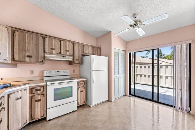 1024 Green Pine Boulevard # I, West Palm Beach FL 33409 - West Palm Beach, FL - Photo 4