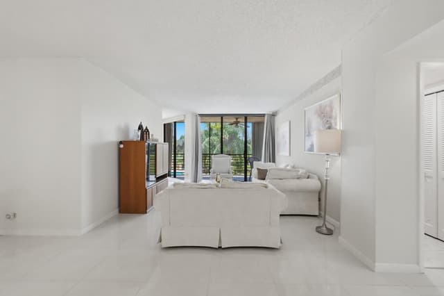 7400 Radice Court # 202, Lauderhill FL 33319 - Lauderhill, FL - Photo 6