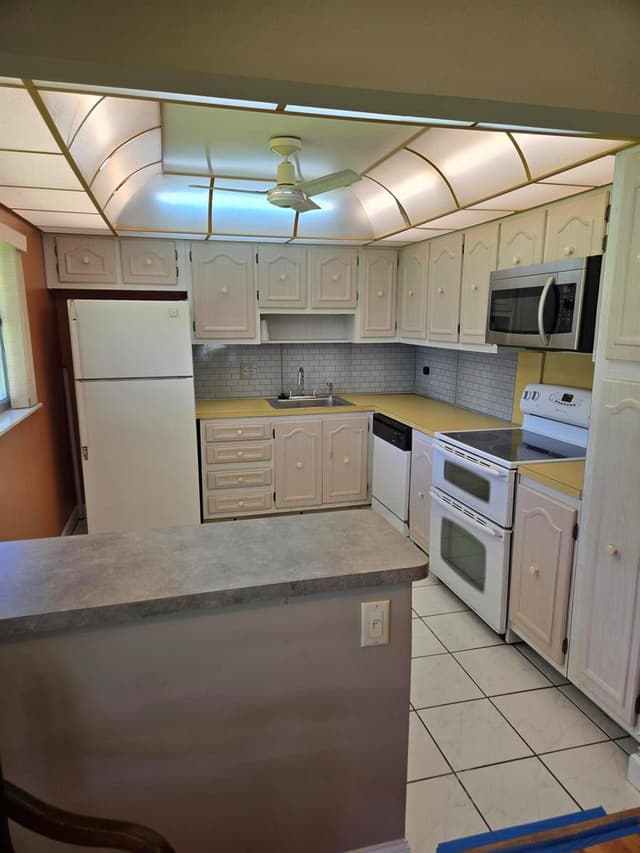 1076 NW 85TH # A72, Plantation FL 33322 - Plantation, FL - Photo 2