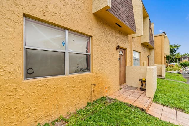 5655 BLUEBERRY Court # 1, Lauderhill FL 33313 - Lauderhill, FL - Photo 6