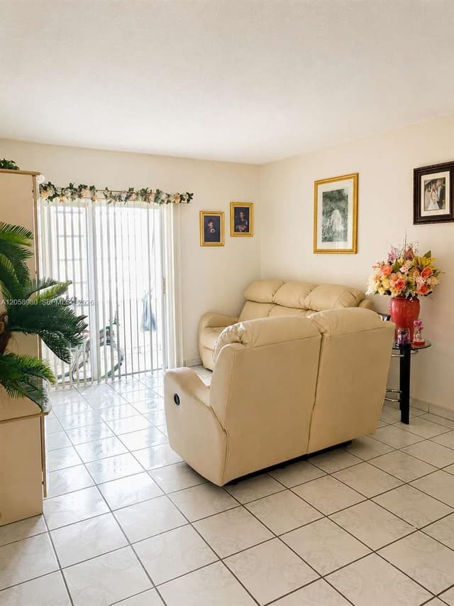 110 Royal Palm Rd # 208, Hialeah Gardens FL 33016 - Hialeah Gardens, FL - Photo 3