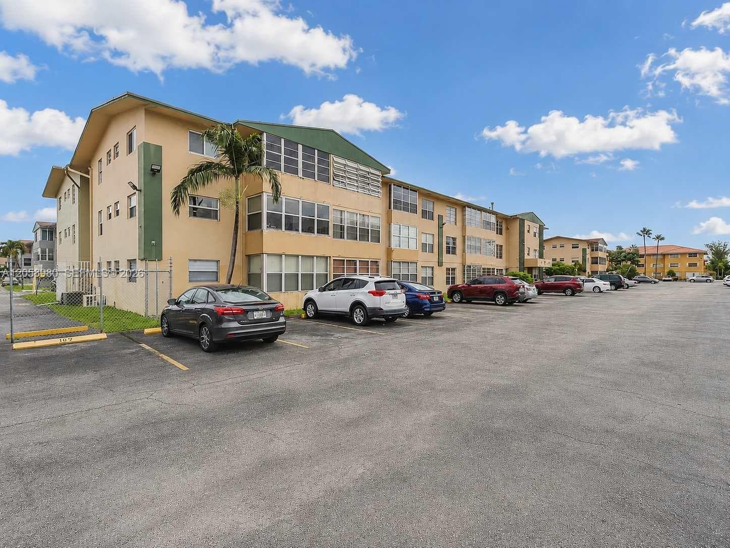 110 Royal Palm Rd # 208, Hialeah Gardens FL 33016