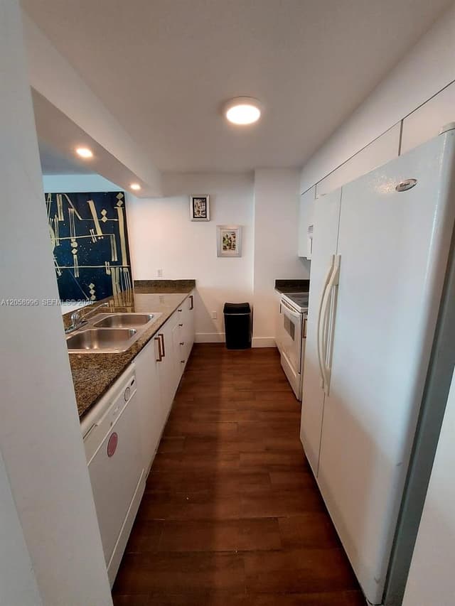 1200 Brickell Bay Dr # 3708, Miami FL 33131 - Miami, FL - Photo 6