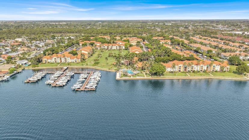 110 Yacht Club Way # 105, Hypoluxo FL 33462