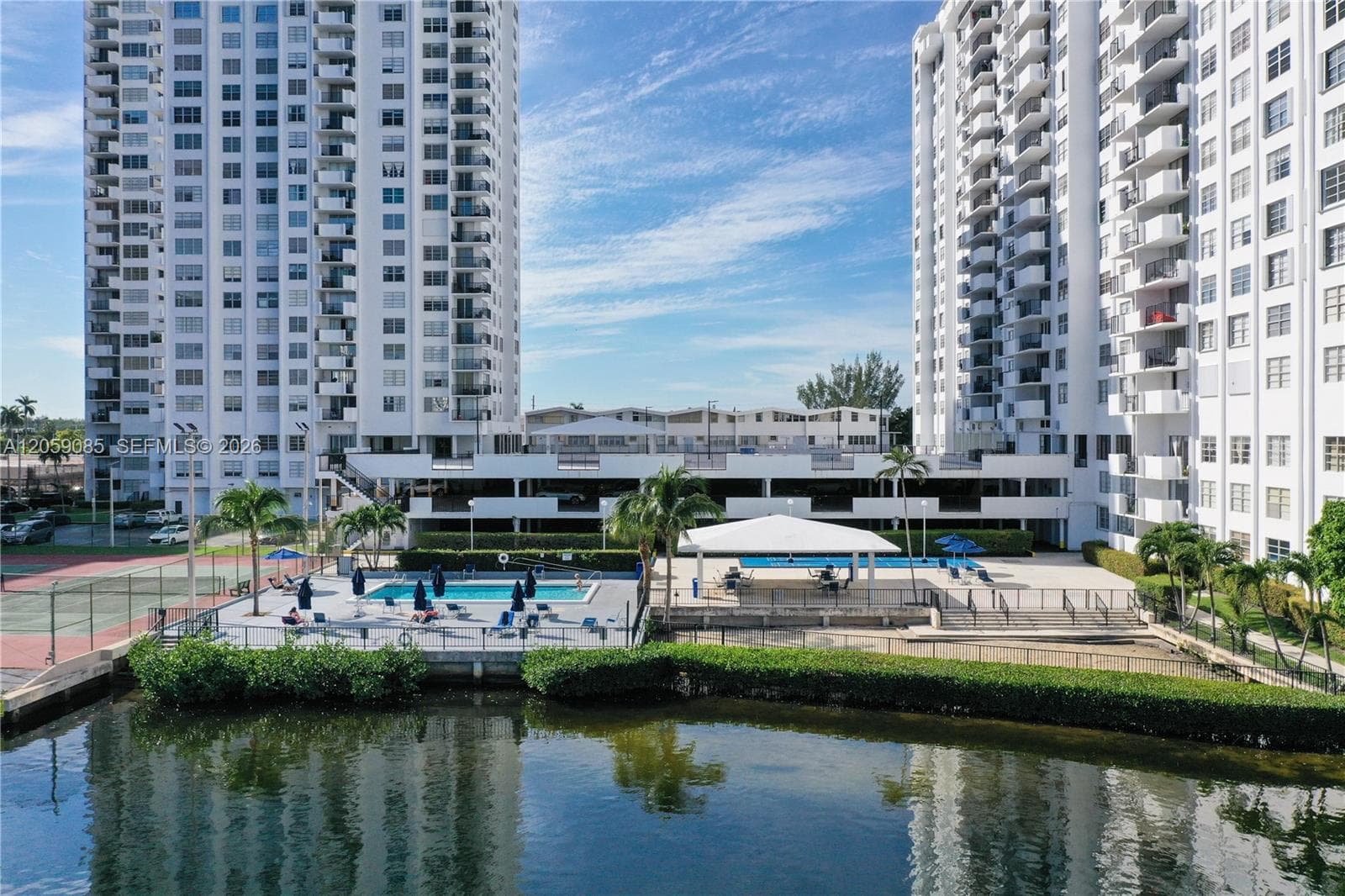 2780 NE 183rd St # 901, Aventura FL 33160