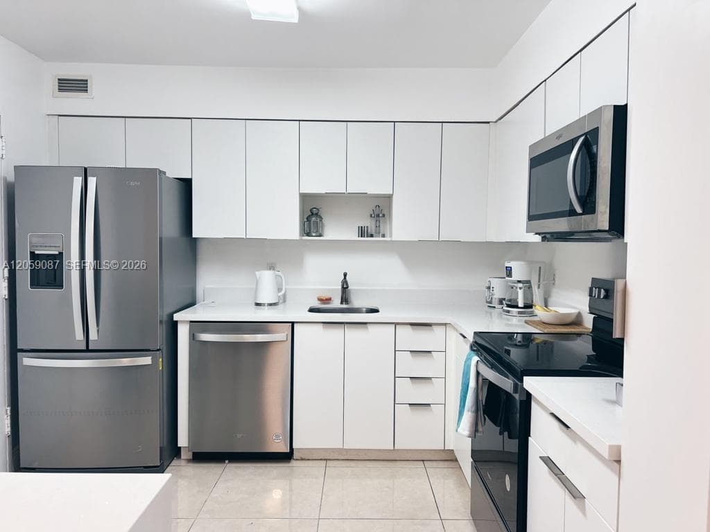 5161 Collins Ave # 1510, Miami Beach FL 33140 - Miami Beach, FL - Photo 1