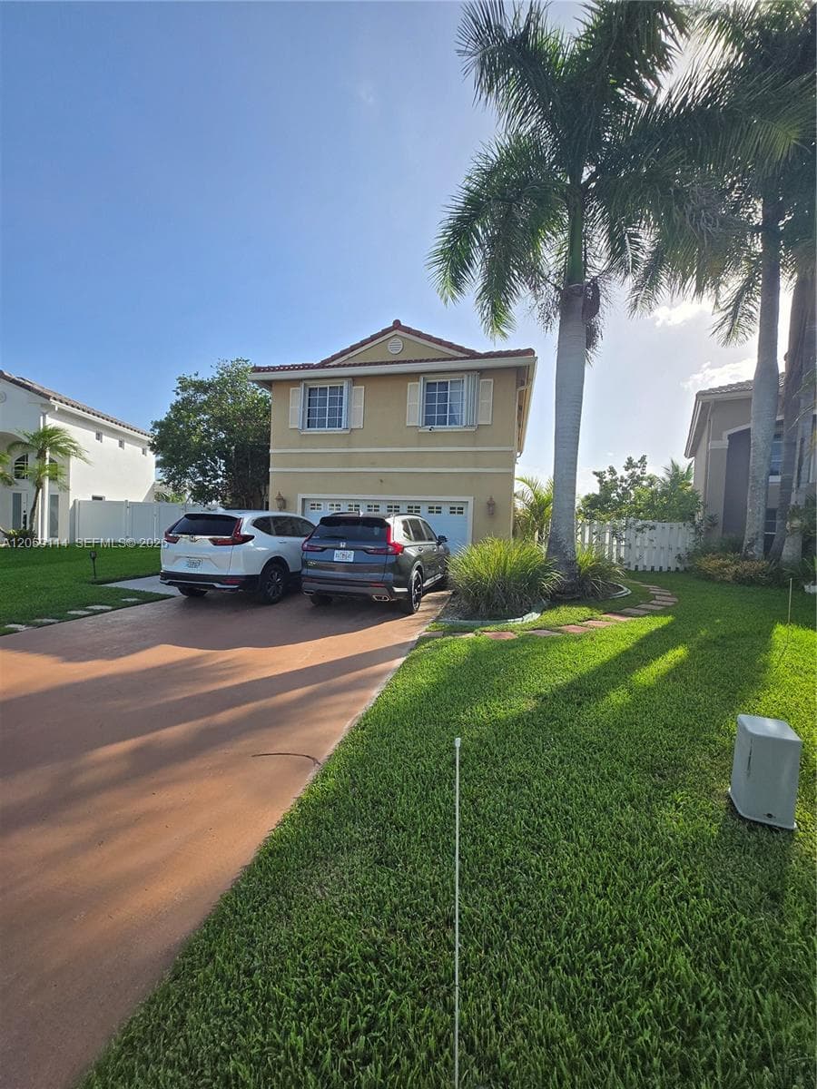 19130 NW 10th St, Pembroke Pines FL 33029