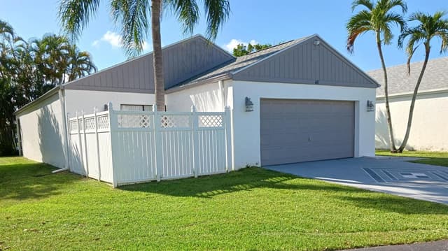 48 BUXTON Lane, Boynton Beach FL 33426 - Boynton Beach, FL - Photo 2