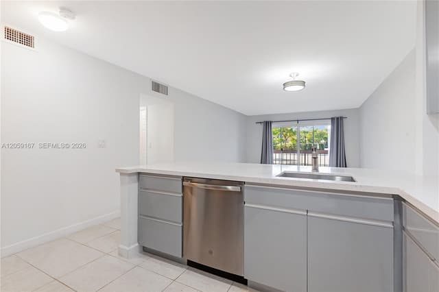 7705 Camino Real # 101, Miami FL 33143 - Miami, FL - Photo 2