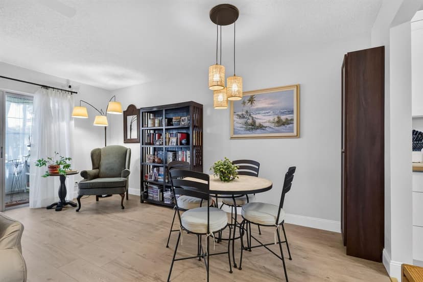 709 Lori Drive # 211, Palm Springs FL 33461