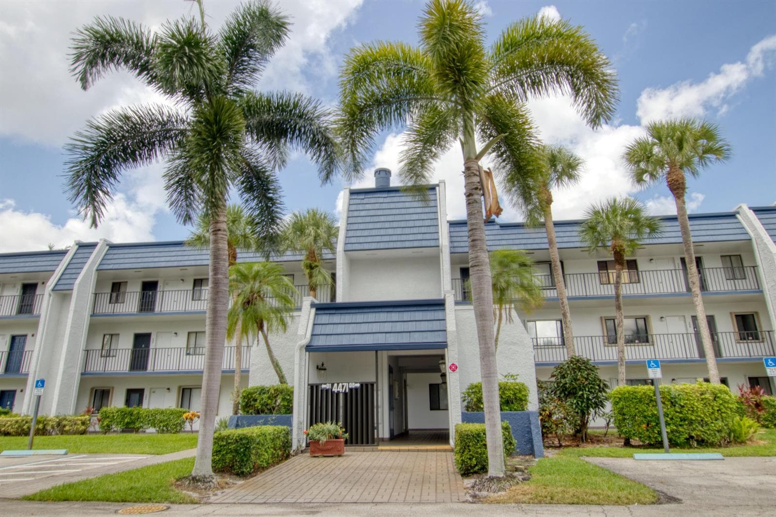 4471 Luxemburg Court # 206, Lake Worth FL 33467 - Lake Worth, FL - Photo 1
