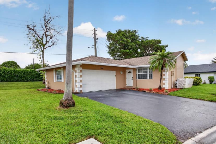 7516 NW 88th Terrace, Tamarac FL 33321