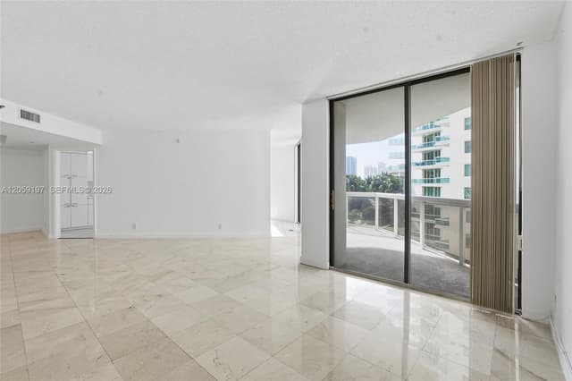 20185 E Country Club Dr # 502, Aventura FL 33180 - Aventura, FL - Photo 4