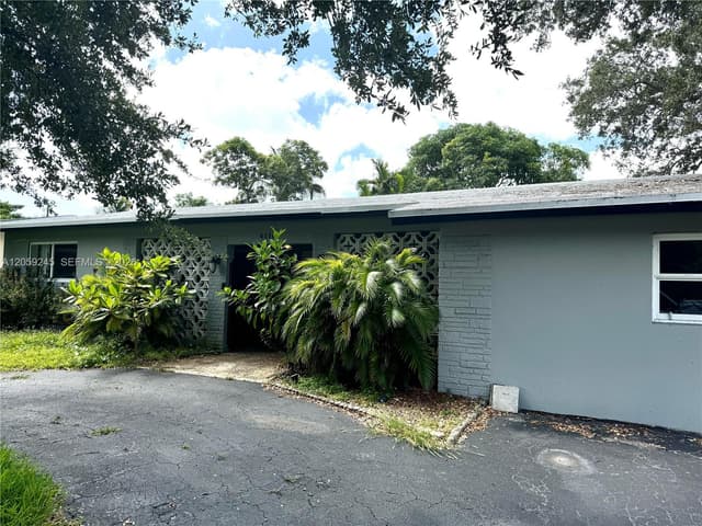 4116 Taft St, Hollywood FL 33021 - Hollywood, FL - Photo 2