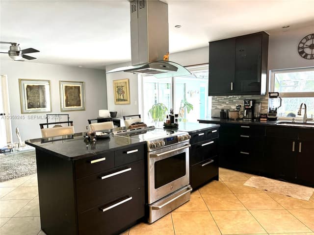 4116 Taft St, Hollywood FL 33021 - Hollywood, FL - Photo 4