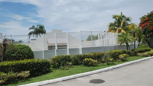 10395 SW 154th Cir Ct # 104, Miami FL 33196 - Miami, FL - Photo 4