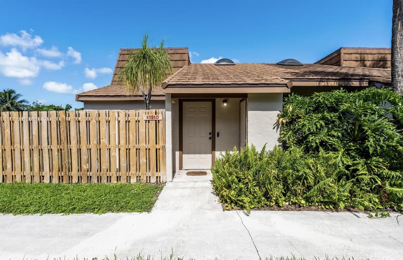 4155 PALM BAY Circle # D, West Palm Beach FL 33406
