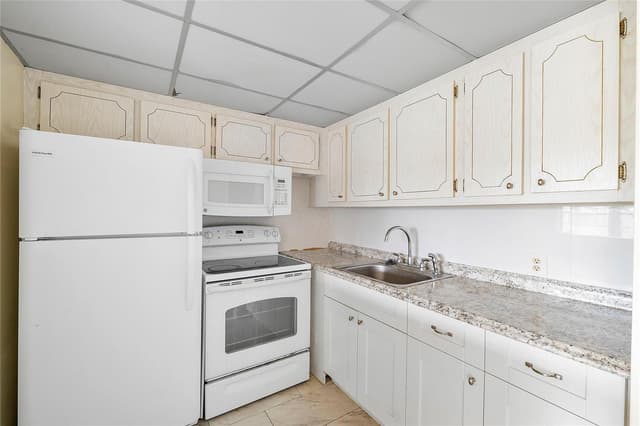 358 Dorset I # 358, Boca Raton FL 33434 - Boca Raton, FL - Photo 3