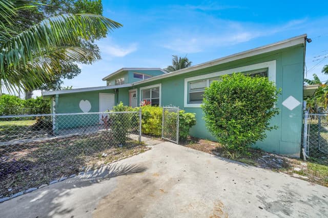 111 Ocean Parkway, Boynton Beach FL 33435 - Boynton Beach, FL - Photo 2