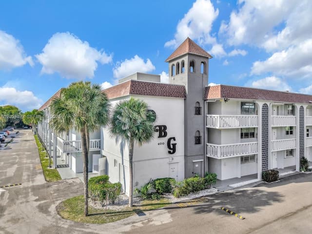 400 SE 10th Street # 303, Deerfield Beach FL 33441 - Deerfield Beach, FL - Photo 2