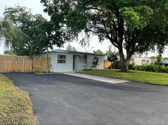 2616 NE 12th Ter, Pompano Beach FL 33064 - Pompano Beach, FL - Photo 2