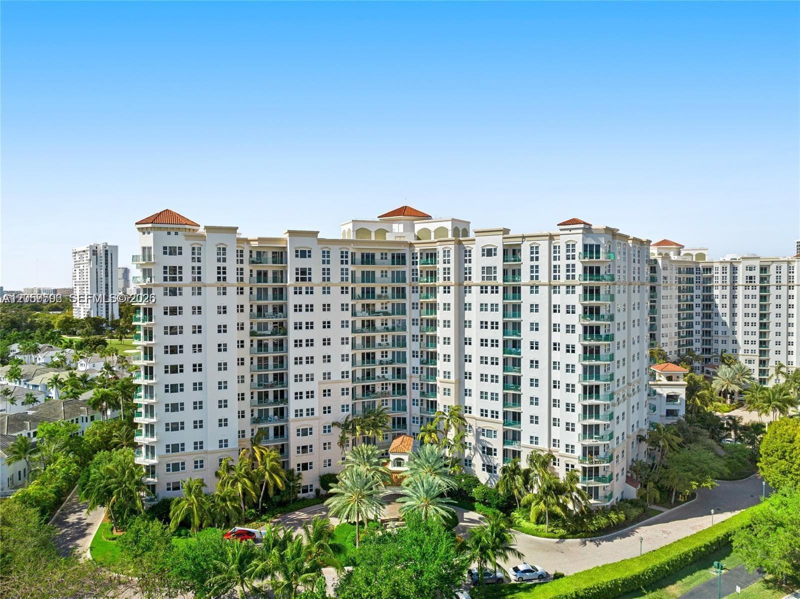 19900 E Country Club Dr # 310, Aventura FL 33180 - Aventura, FL - Photo 1